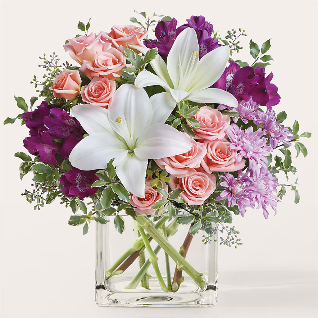 Mani Pedi Bouquet – Citifloral, New York NY