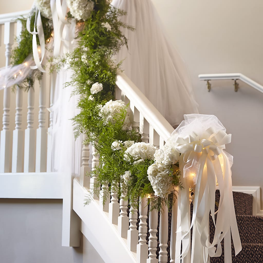 Champagne Dreams Garland – Citifloral, New York NY